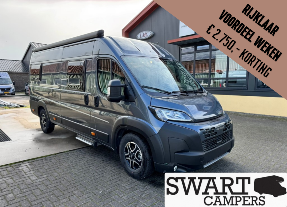 Grey camper van parked near a dealership with a large diagonal promo banner reading 'RIJKL AAR VOORDEEL WEEKEND €2.750,- KORTING' spanning the top-right corner and a Swart Campers logo visible.